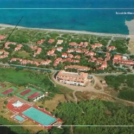 Maison De Dans Un Village De à100 M. De La Casa vacanze Badesi