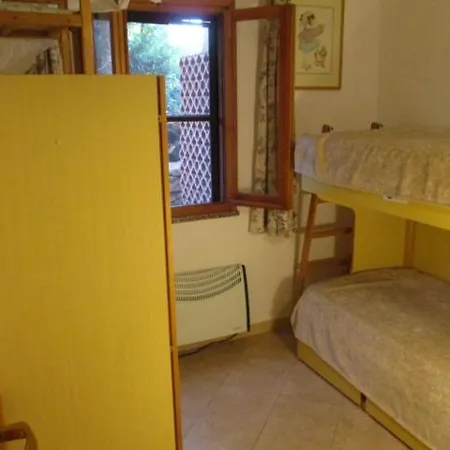 Maison De Dans Un Village De à100 M. De La