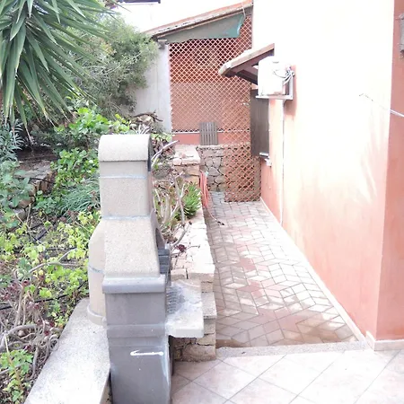 Maison De Dans Un Village De à100 M. De La