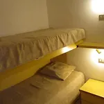 Maison De Dans Un Village De A100 M. De La Nyaraló *