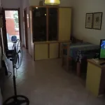 Maison De Dans Un Village De A100 M. De La Nyaraló