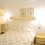Maison De Dans Un Village De A100 M. De La Nyaraló Badesi