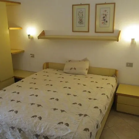 Maison De Dans Un Village De A100 M. De La Nyaraló