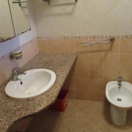 Maison De Dans Un Village De A100 M. De La Nyaraló Badesi