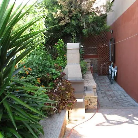 Maison De Dans Un Village De à100 M. De La * Badesi