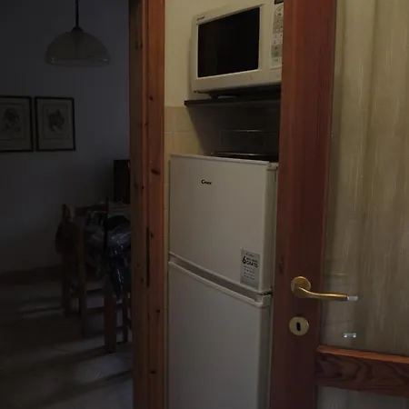 Maison De Dans Un Village De A100 M. De La *
