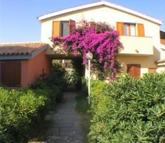 Maison De Dans Un Village De A100 M. De La 別荘 バデージ