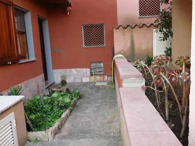 Maison De Dans Un Village De A100 M. De La * バデージ