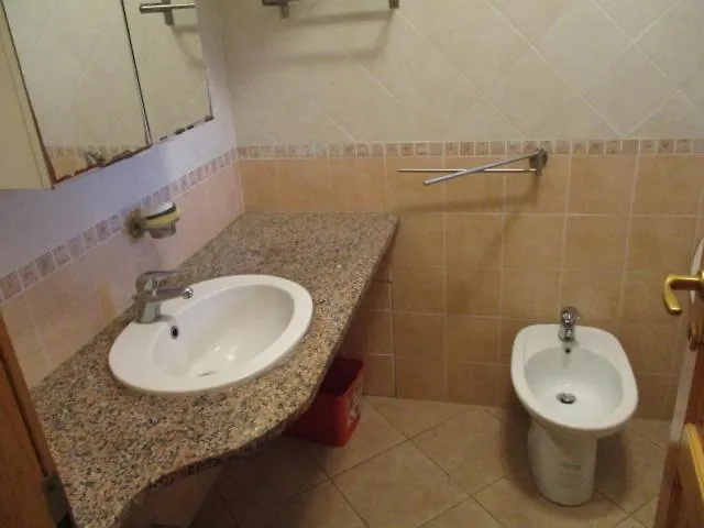 Maison De Dans Un Village De A100 M. De La Ferienhaus Badesi