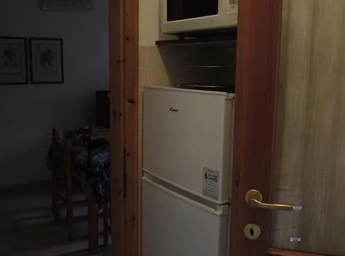 Maison De Dans Un Village De A100 M. De La *